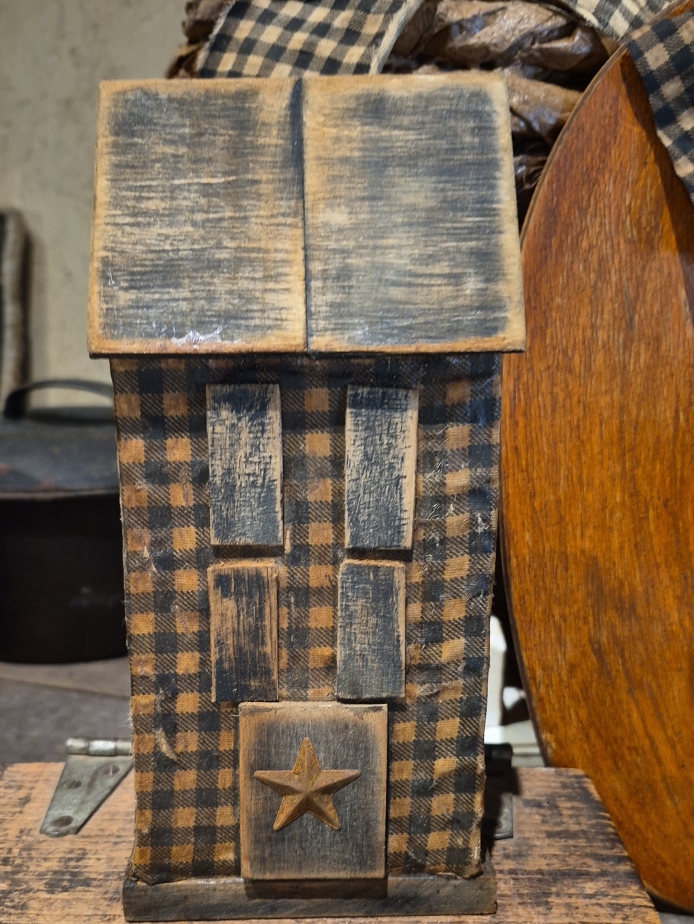 Primitive House - Picture 3 of 7
